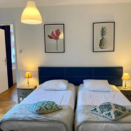 Appart Gare Parking Apartment