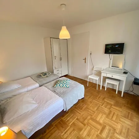 Appart Gare Parking Apartment